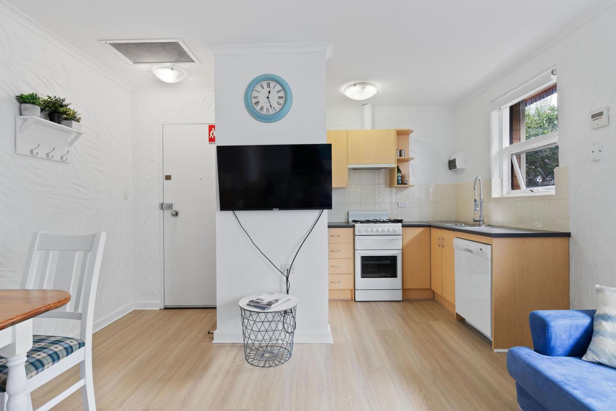 Bayswaterfront Apartments Аделаида Номер фото