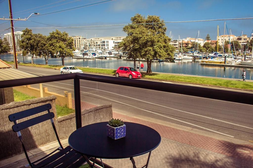 Bayswaterfront Apartments Аделаида Экстерьер фото