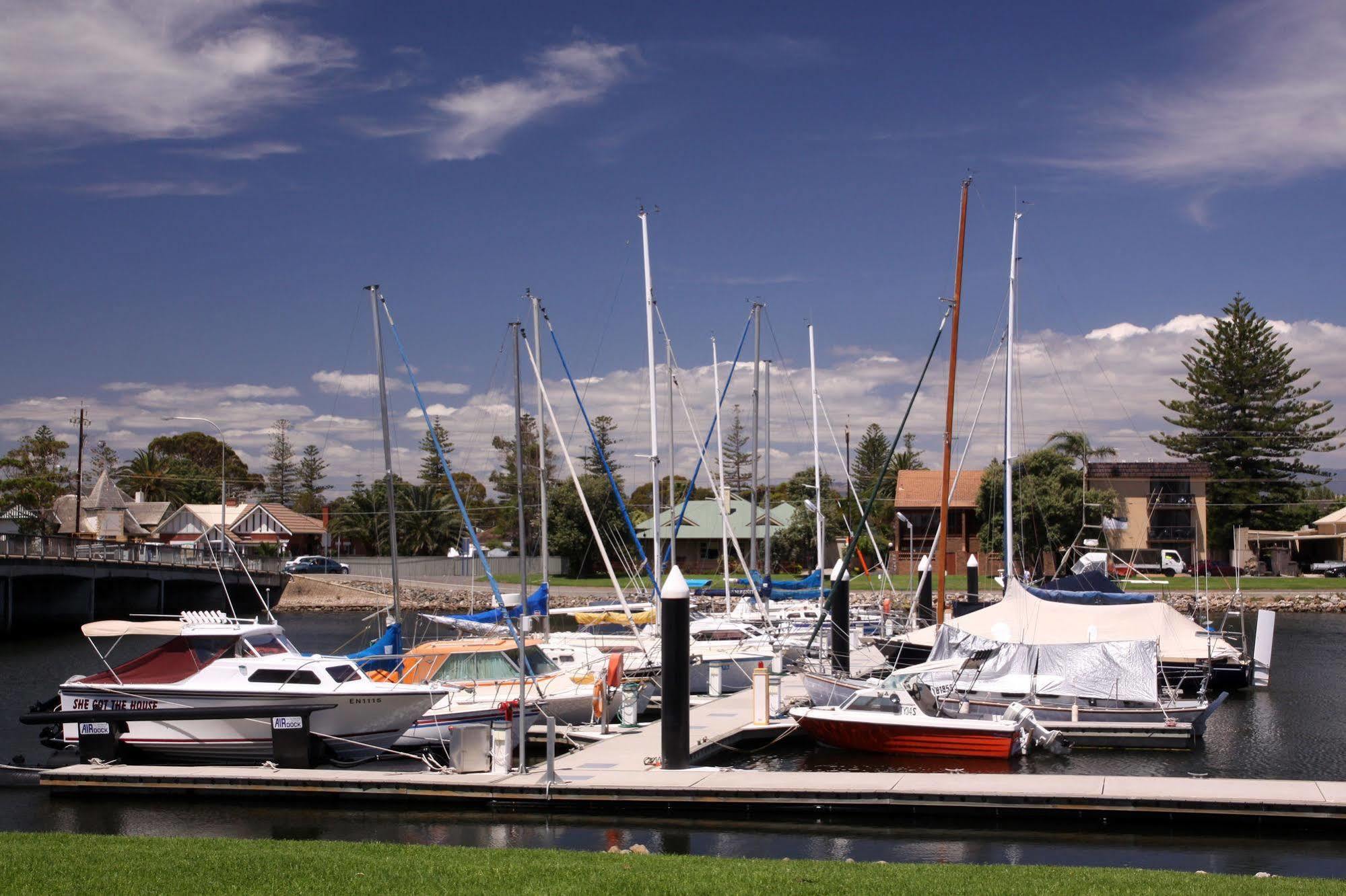 Bayswaterfront Apartments Аделаида Экстерьер фото