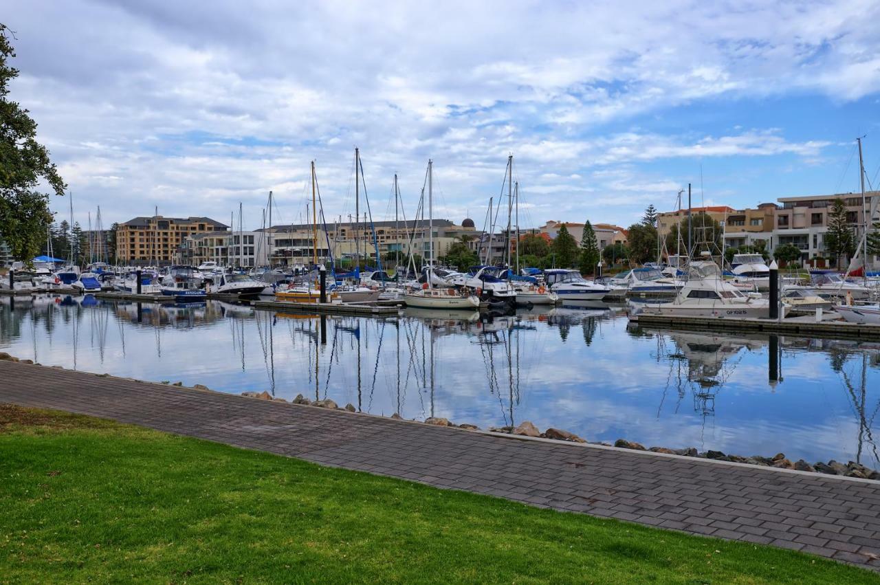 Bayswaterfront Apartments Аделаида Экстерьер фото